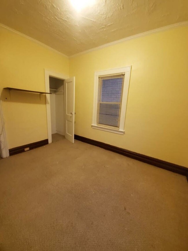 Building Photo - 1739 Troy Ave