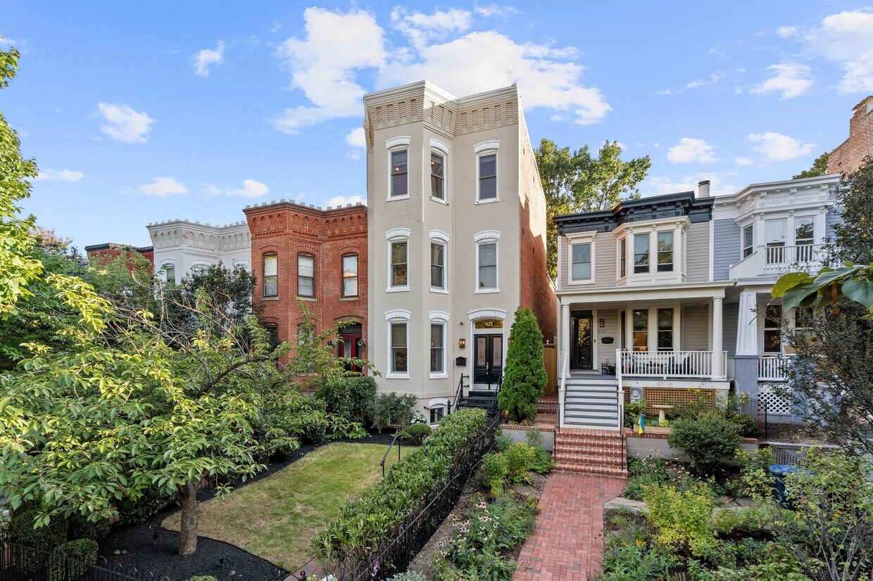 Primary Photo - 625 Massachusetts Ave NE