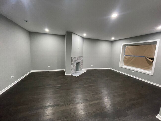 Building Photo - ?? Beautiful 3BR/2BA Single Family Home | ...