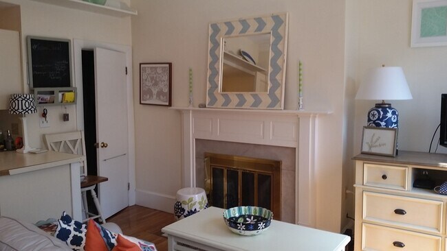 Building Photo - 336 Marlborough St