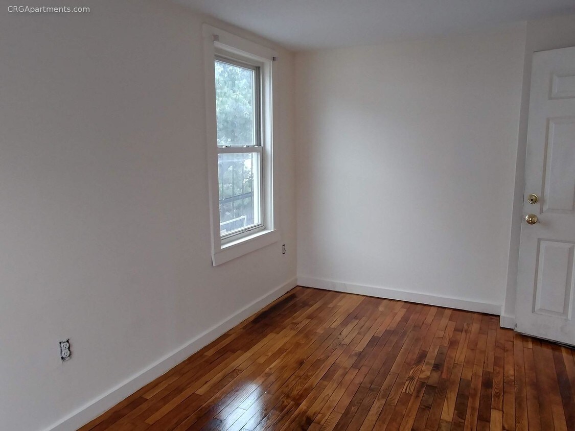 Primary Photo - 151 Auburn St