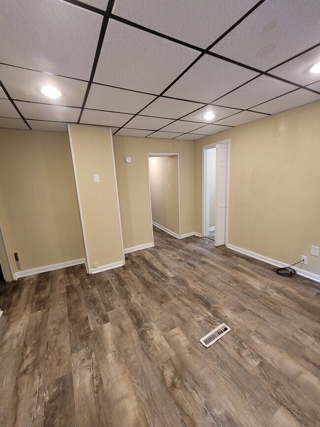 Building Photo - 69 College Ave