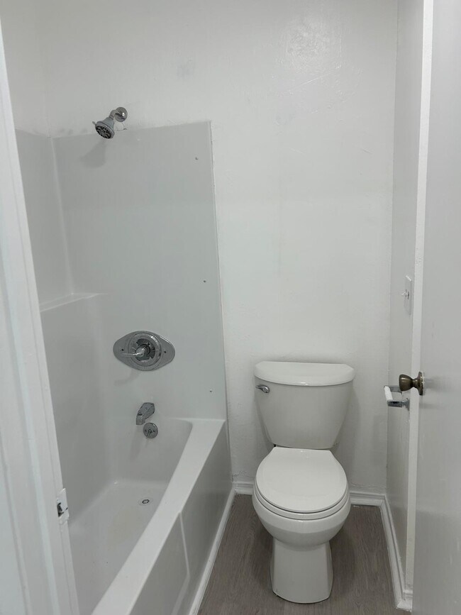 Building Photo - 2846 Parkrow Ln