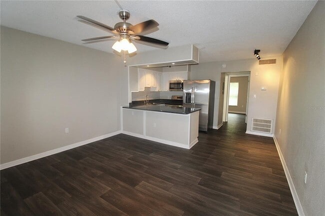 Building Photo - 1872 Phillippi Shores Dr