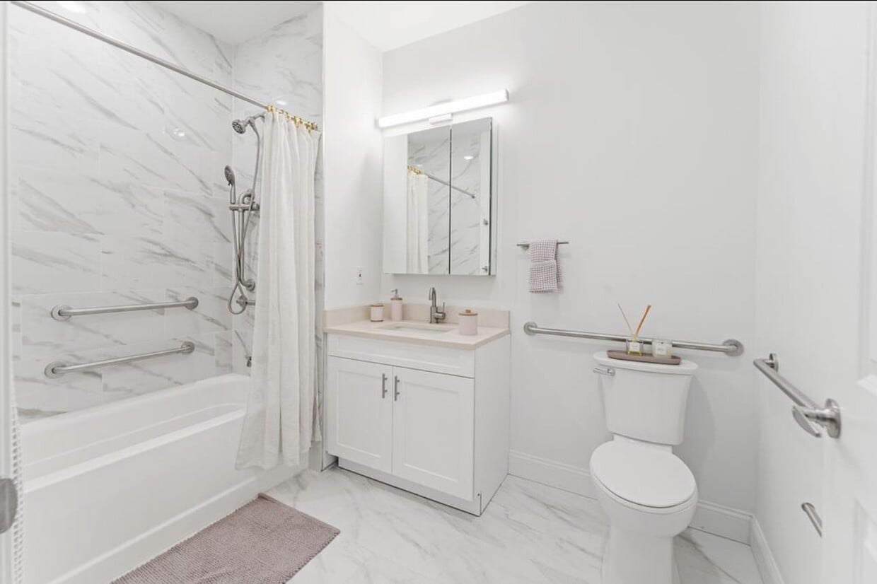 Building Photo - 273-283-283 E Kinney St