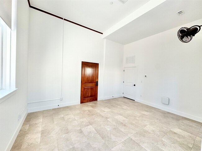 Building Photo - 2102 Mechanic St