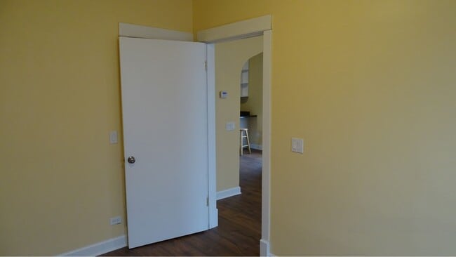 Building Photo - 5622 N Mango Ave