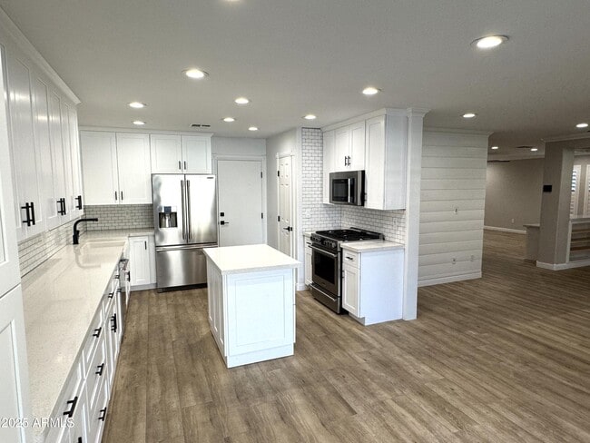 Building Photo - 3733 E Orchid Ct