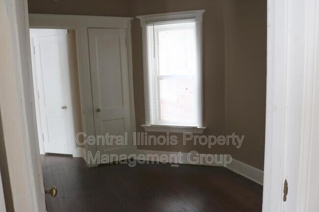 Foto del edificio - 611 W Jefferson St