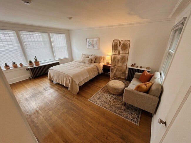 Foto del edificio - 4737 Brooklyn Ave NE