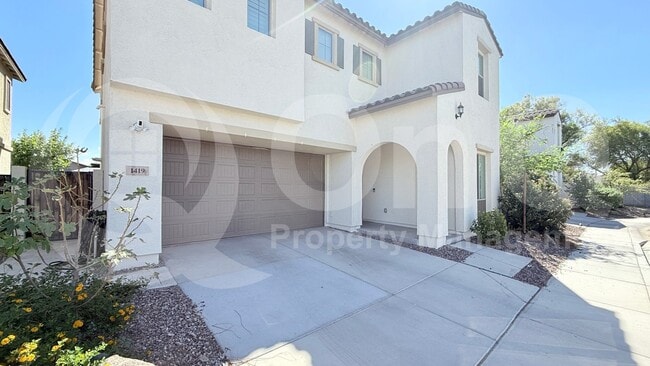 Photo - 1419 E Town and Country Ln House