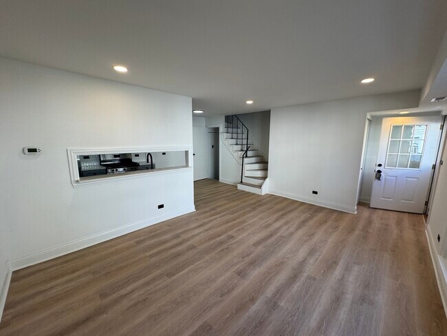 Foto del edificio - 1332 Woodcutter Ln