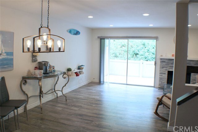 Building Photo - 5825 E Creekside Ave