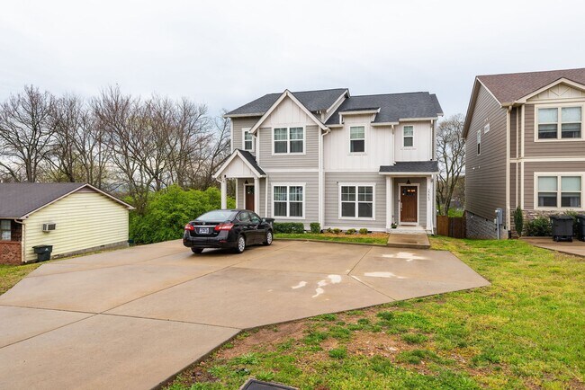 Photo - 2223 Burns St House