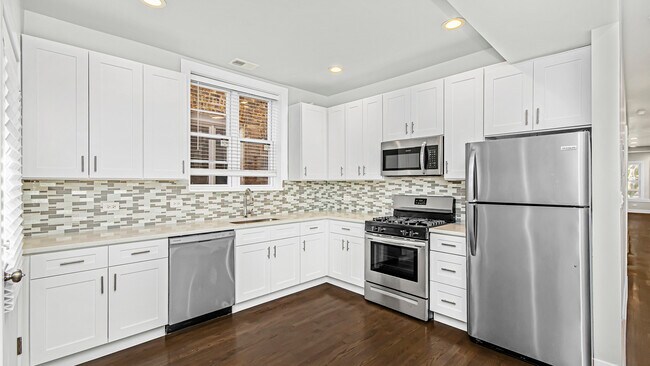 Foto del edificio - 6459 N Glenwood Ave