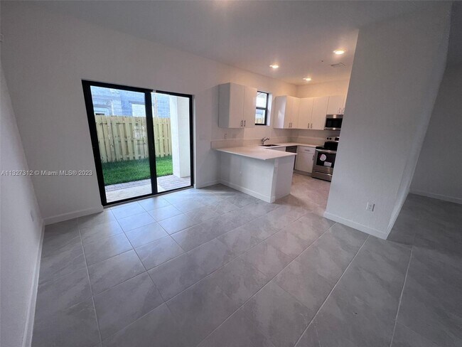 Building Photo - 232 SW 159th Terrace