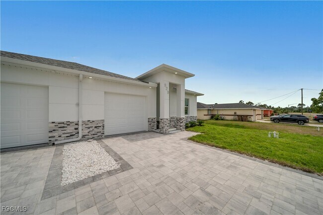 Building Photo - 1153 Countess Ave