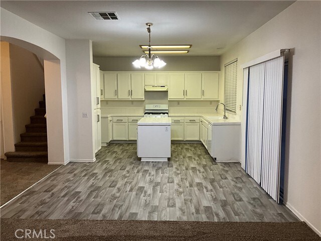 Building Photo - 8380 Highridge Pl