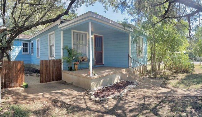 Foto del edificio - 3310 Blumie St