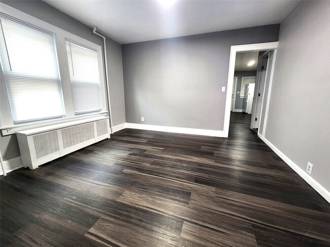 Building Photo - 87 S Washington St