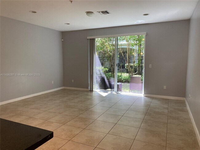 Foto del edificio - 2574 SW 81st Terrace