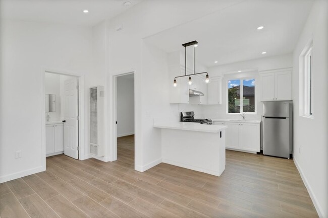 Building Photo - 6268 Montalvo Dr