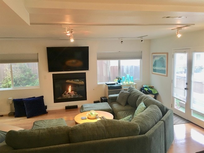 Building Photo - 5357 Surfrider Way