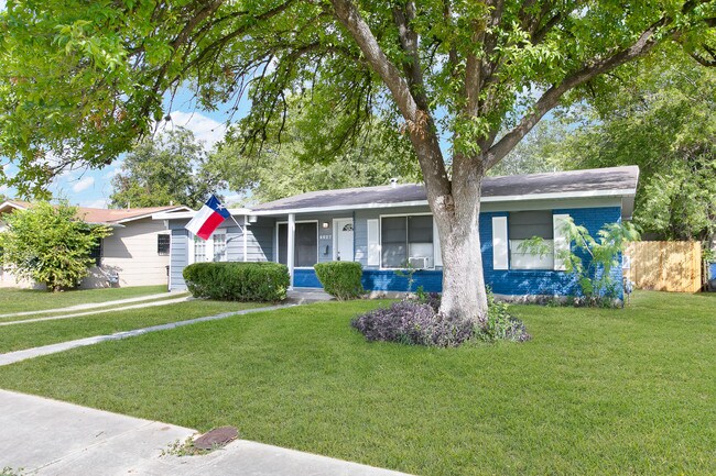 Building Photo - 4627 Bernadine Dr