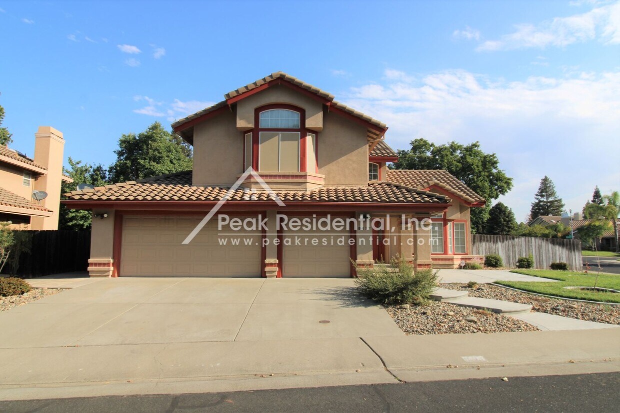 Very Nice 4bd/3ba Elk Grove House with 3 C... House Rental in Elk