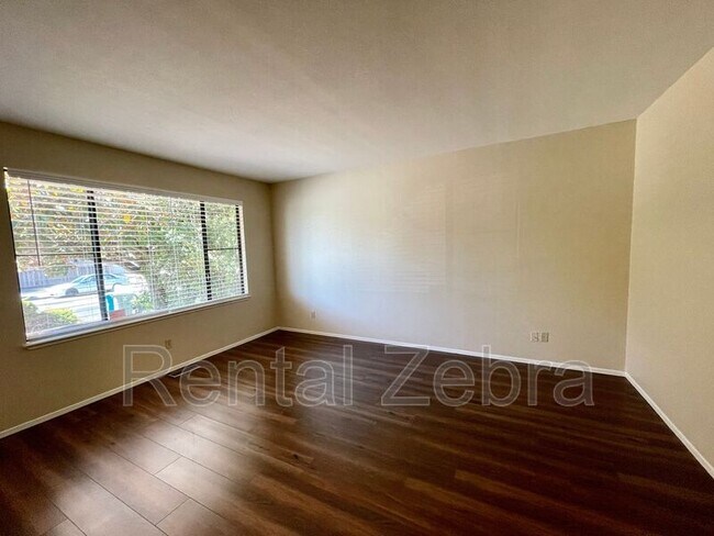 Building Photo - 2421 Donna Maria Way