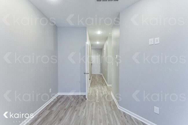 Foto del edificio - 10005 W 20th St