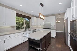 Building Photo - 28 Lawnridge