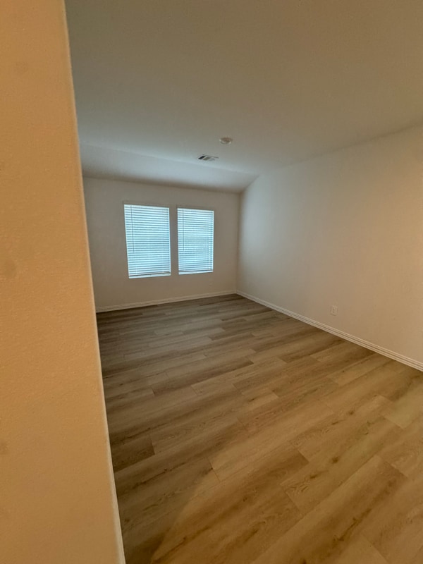 Foto del edificio - 608 Marigold Hl Wy