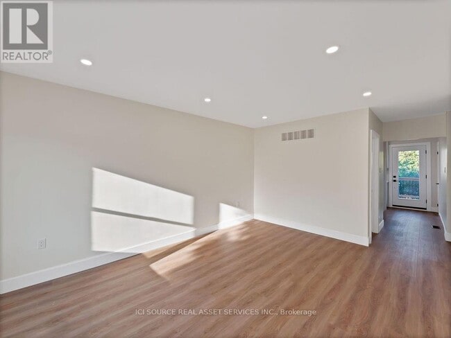 Building Photo - 167 Rosedale Ave