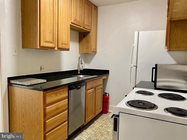 Foto del edificio - 1047 N Monroe St