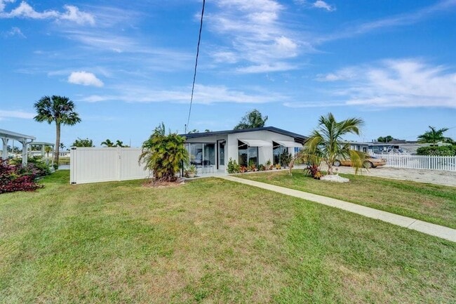 Building Photo - 551 Lindley Terrace