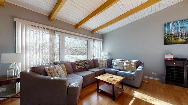 Foto del edificio - 3914-3914 4 Winds Way
