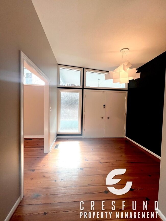 Building Photo - PRICE JUST REDUCED!!!! ? Modern 3 Bedroom / 2 Bath Home – A Cook’s Dream Kitchen & Perfect Outdoo...