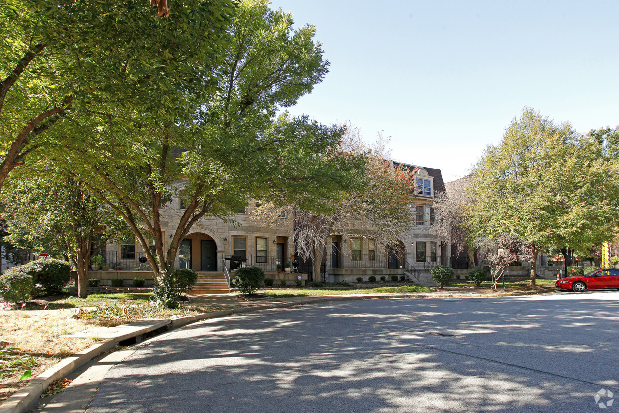 Foto del edificio - Cornerstone Condominiums