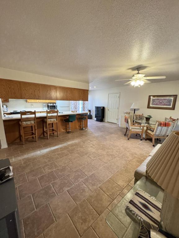 Building Photo - 6615 Nielsen Way