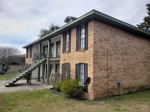 Primary Photo - 102 Vaucluse Dr