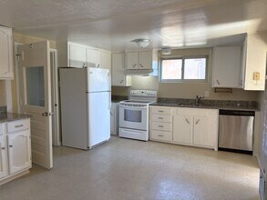 Building Photo - 2425 Mountain Rd NW