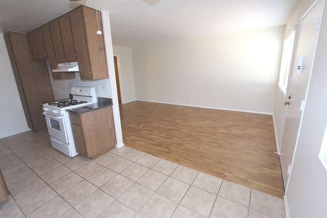 Foto del edificio - 5421 Kester Ave