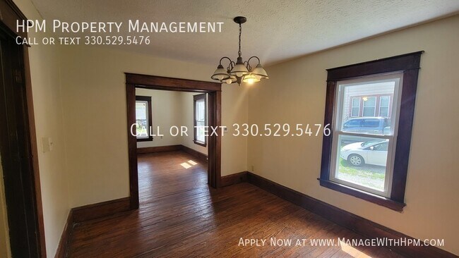 Building Photo - Spacious 5 bedroom house in Akron