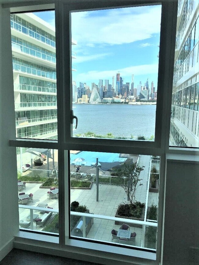 Foto del edificio - 800 Ave at Port Imperial
