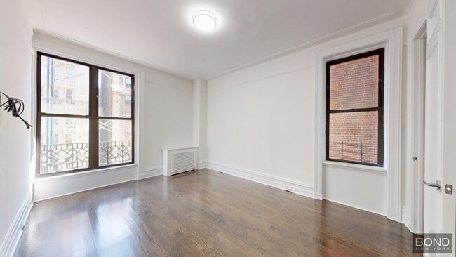 Building Photo - 200 W 58th St
