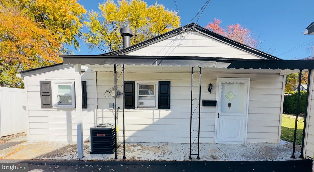 Foto principal - 126 3rd St