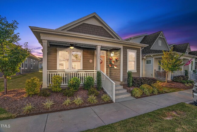 Building Photo - 135 Village Walk Dr