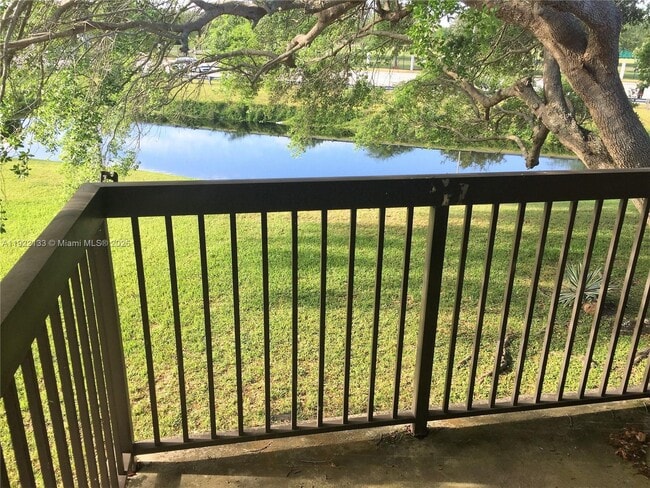 Building Photo - 6061 Shaker Wood Cir