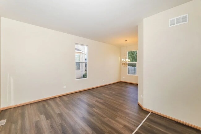 Building Photo - 6500 Roth Dr